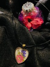 Load image into Gallery viewer, Flower Ornament &amp; Pressed Flower Necklace
