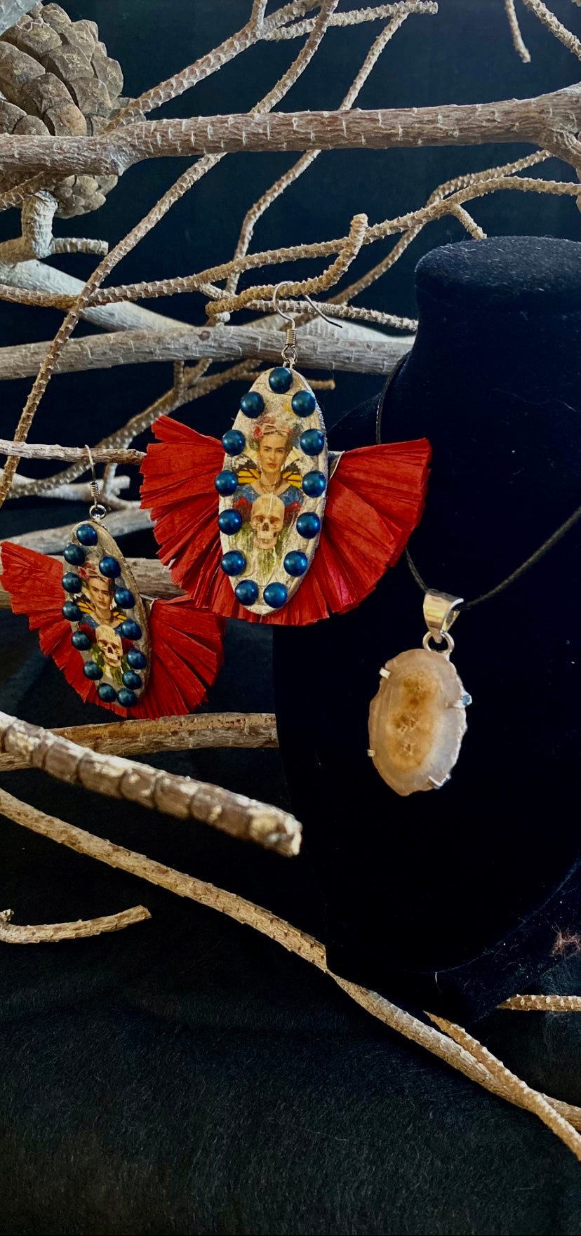 Frida Fan Earrings & Geode Stone Necklace