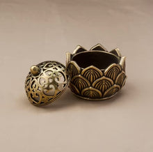 Load image into Gallery viewer, Mini Lotus Incense Burner
